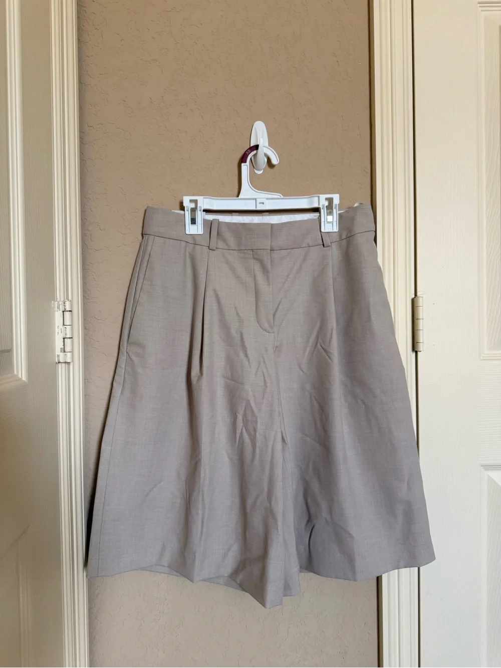 Aritzia Touchpoint Shorts - Picture 5 of 6